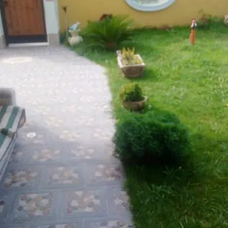 Charming In With Garden View Апартаменты *