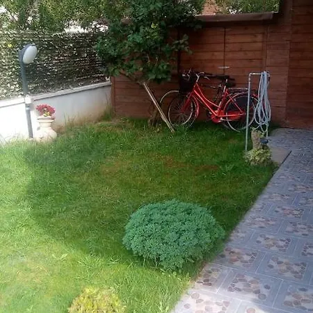 Charming In With Garden View Апартаменты Монтесильвано