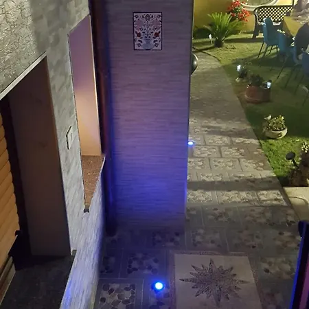 Charming In With Garden View *