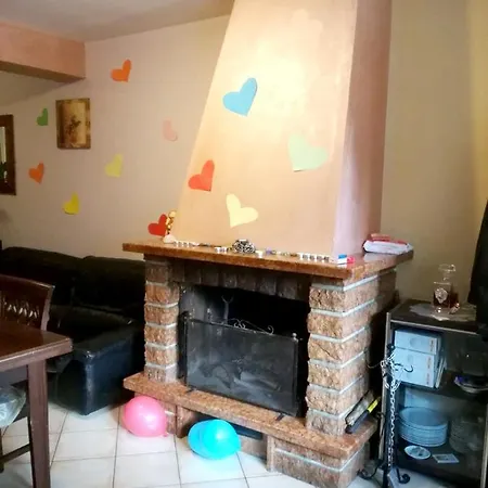 Апартаменты Charming In With Garden View *